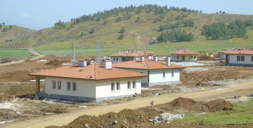 İslahiye'de depremzedeler için köy tipi afet evlerinin yapımı sürüyor