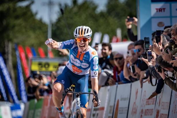 Kuşadası-Manisa (Spil Dağı) kraliçe etabını Frank Van Den Broek kazandı