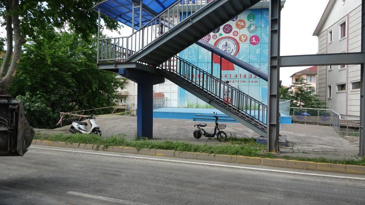 Benzin yüklü tanker kaza yaptı, patlama riskine karşı evler boşaltıldı (5)