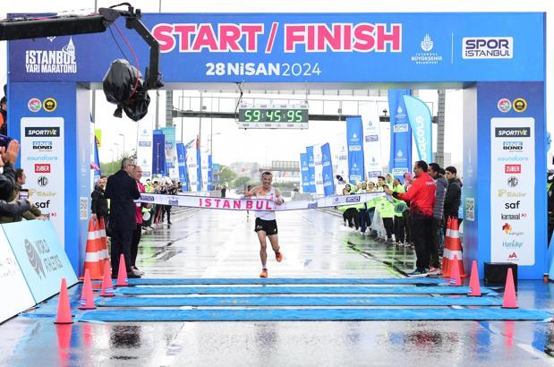 Türkiye İş Bankası 19'uncu İstanbul Yarı Maratonu koşuldu