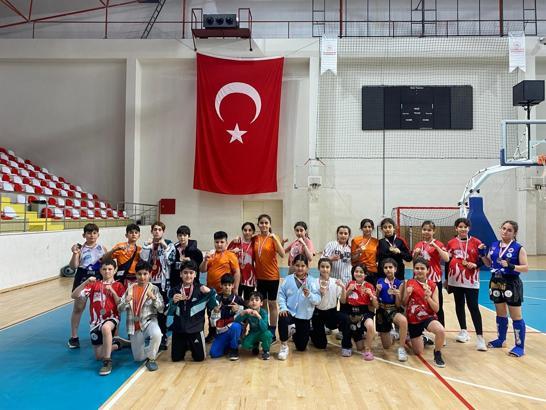 Avcılar Belediyesi Spor Kulübü Muay Thai Turnuvası’nda 34 madalya kazandı