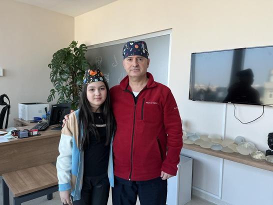 Rus hekimlerin ‘kesilmeli’ dediği çocuğun parmağı Türkiye’de kurtarıldı