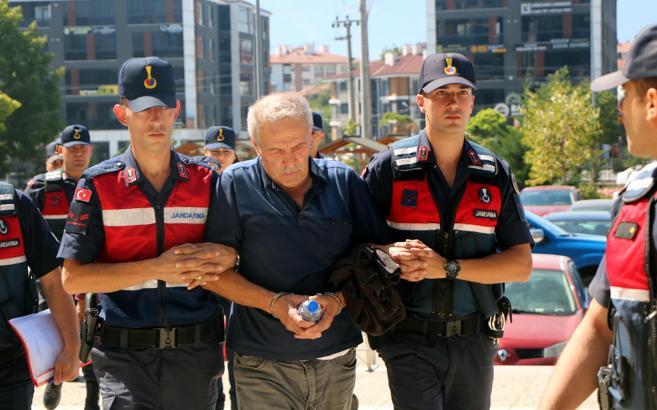 Husumetlisini, 3 yaşındaki torununun gözü önünde öldüren sanığa 16 yıl hapis