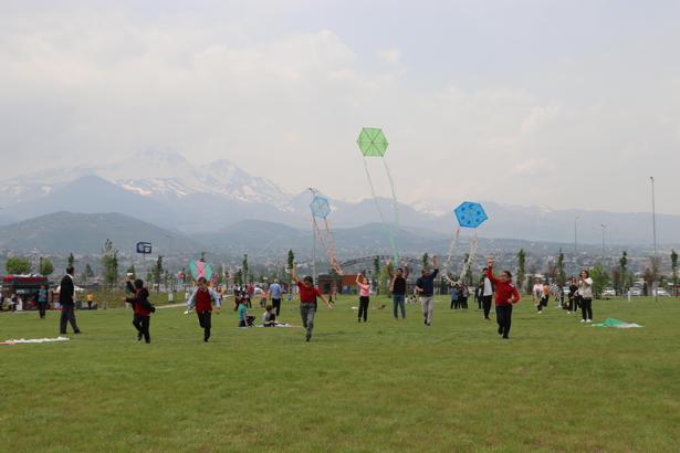 Kayseri'de uçurtma şenliği düzenlendi