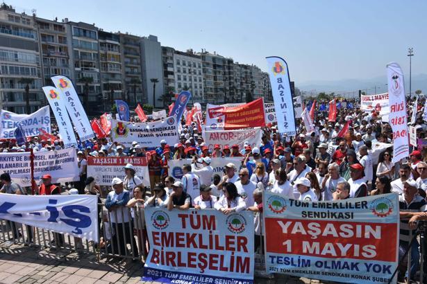 İzmir’de 1 Mayıs, Gündoğdu Meydanı'nda kutlandı