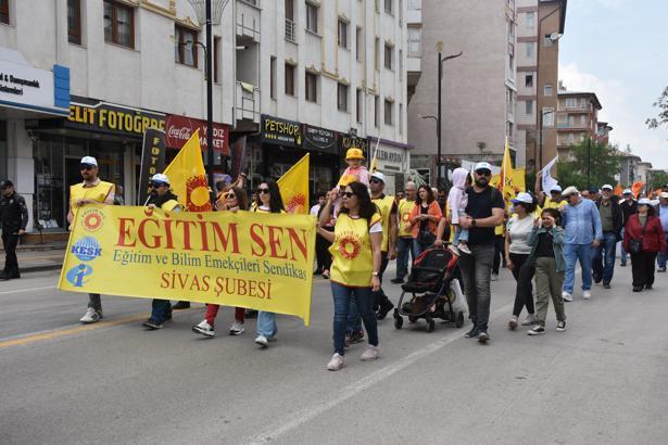 Sivas'ta 1 Mayıs kutlandı