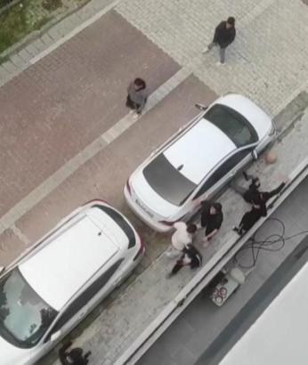 İstanbul- Avcılar’da parkta çıkan kavgada bıçakla yaralandı