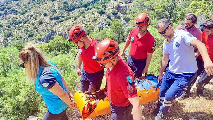Doğa yürüyüşünde ayak bileğini kıran Avustralyalı turisti JAK kurtardı
