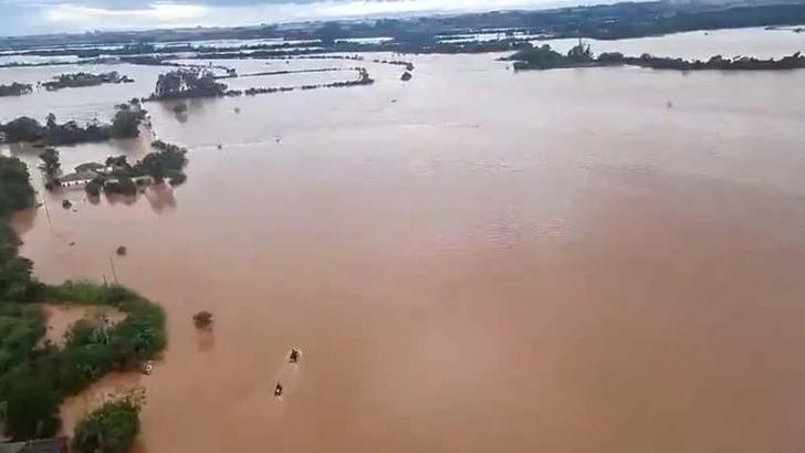 Brezilya’da sel felaketi: Baraj patladı