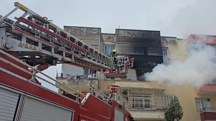 Apartman dairesinde çıkan yangın söndürüldü