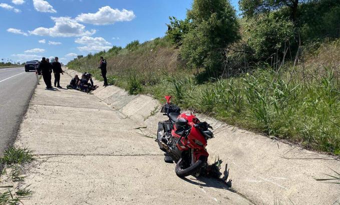 Tekirdağ'da çarpışan motosikletlerin sürücüleri yaralandı; kaza kamerada