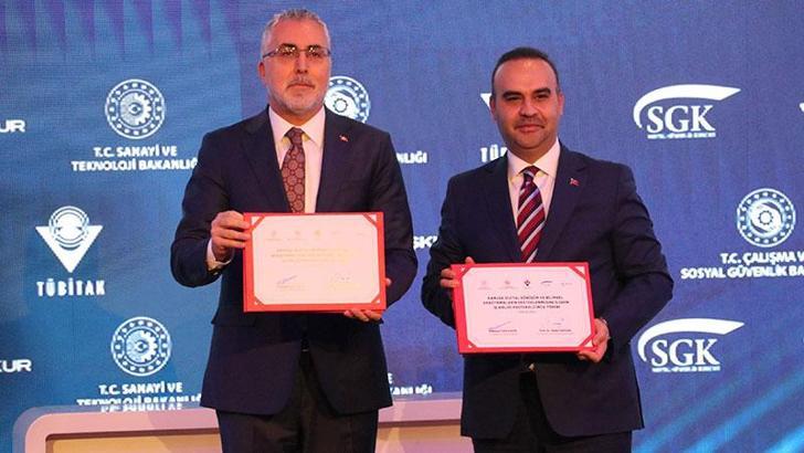 Bakan Kacır: Kamu hizmet sağlayıcıları arasındaki etkileşimi yükseltiyoruz