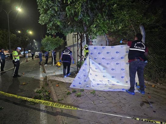 Otomobilin vurup, kaçtığı bisikletli öldü