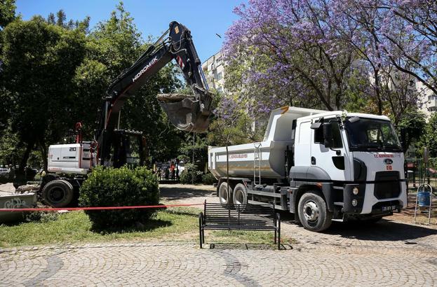 Bornova'da moto kuryelere özel park alanı