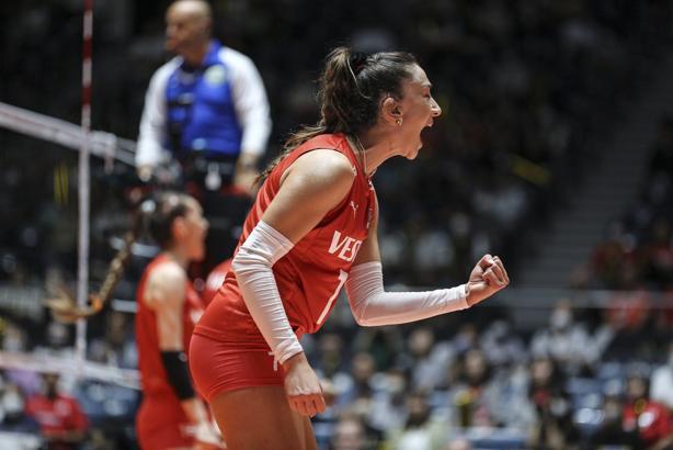 Milli voleybolcu Hande Baladın'ın belgeselinin galası gerçekleşti