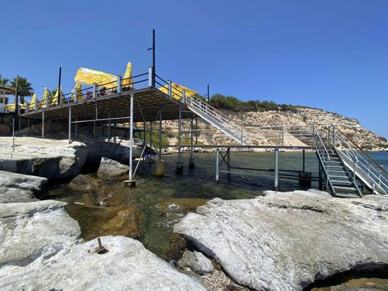 'Ayıbalığı Koyu'ndaki izinsiz demir iskele yıkılacak'