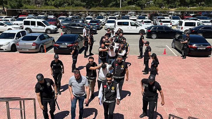 1 kişinin öldüğü eğlence mekanına silahlı saldırı şüphelileri villa ve ormanda yakalandı