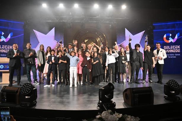 Kültür ve müzik yarışması Gelecek Sahne'nin kazananı belli oldu