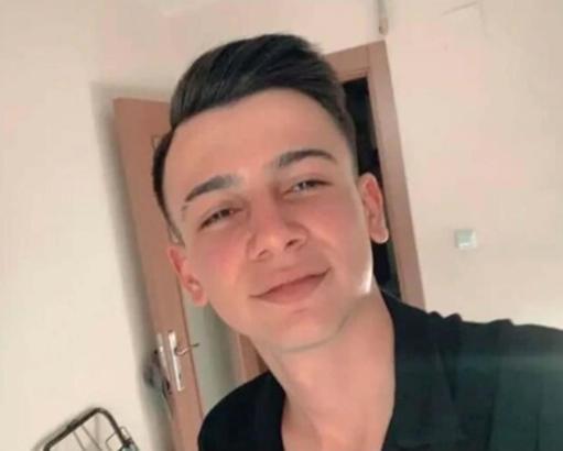 Bariyere çarpan motosikletteki 2 arkadaş öldü