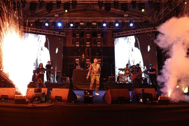 Bursa'da '19 Mayıs' coşkusunda 'Ceza' konseri