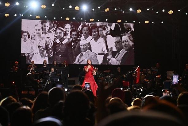 Beyoğlu’nda 19 Mayıs coşkusu