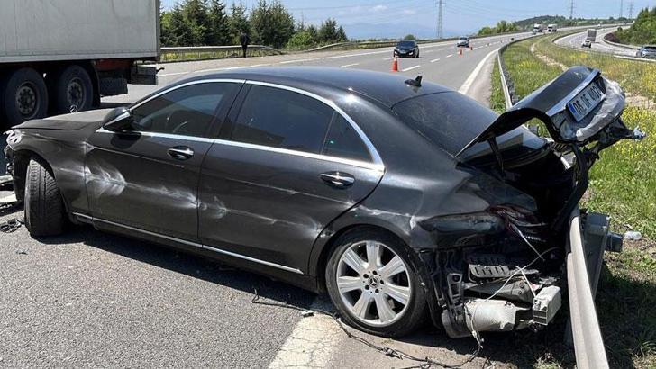 Bakan Tekin'in makam aracı kazaya karıştı