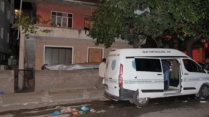 Ümraniye’de yaşlı anne ve oğlu yaşadıkları evde ölü bulundu