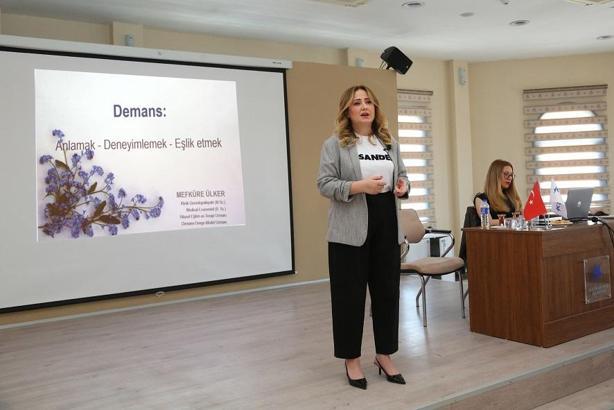 Küçükçekmece'de demans parkuru eğitimi yapıldı