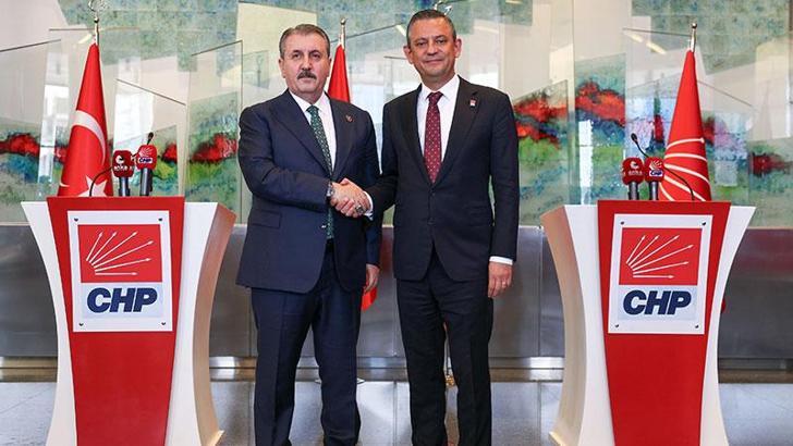 Özgür Özel: O cenaze orada durdukça siyaset normalleşemez