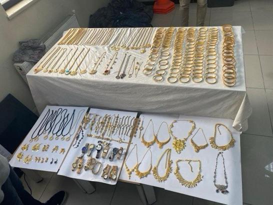 Van'da kuyumcudan 3 milyon liralık altında çalan 2 şüpheli, yakalandı