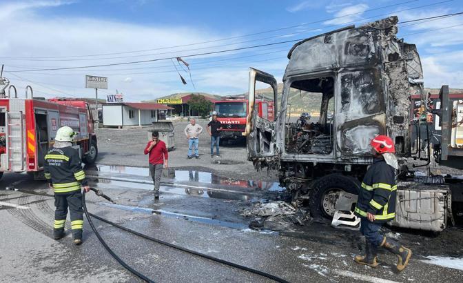 Gaziantep’te, TIR yangını