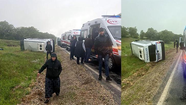 Sera işçilerini taşıyan minibüs devrildi: 14 yaralı