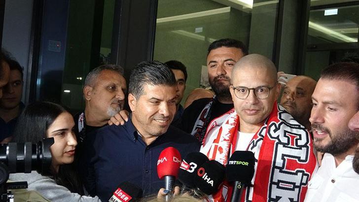 Antalyaspor ile sözleşme imzalamak için gelen Alex de Souza'ya coşkulu karşılama