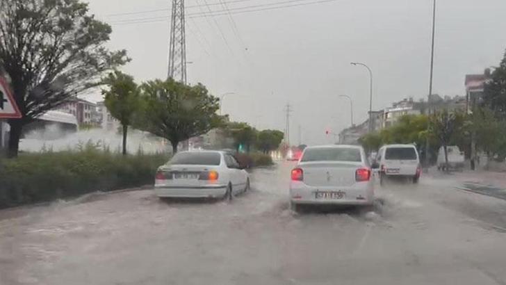 Konya'da sağanak yağmur, su baskınlarına neden oldu