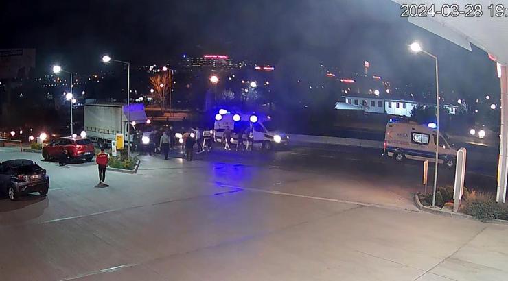 Trafikte kadın avukatın önünü kesen özel ambulans şoförüne darp soruşturması