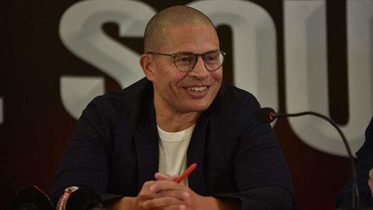 Antalyaspor'da Alex de Souza resmi sözleşmeyi imzaladı