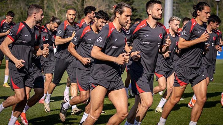 A Milli Futbol Takımı tam kadro çalıştı