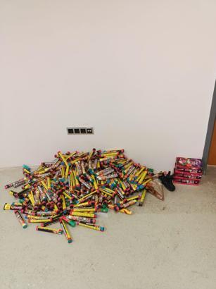 1'inci Lig Play-Off Finali'nde stada meşale ve torpil sokan 2 kişiye gözaltı (2)