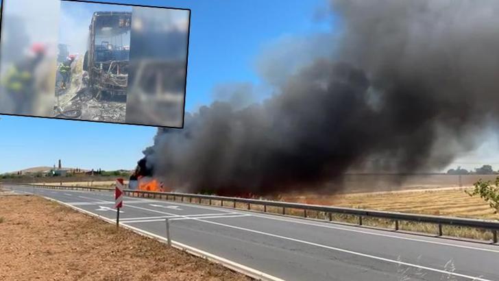 Seçimin yapıldığı Hilvan'a giden polisleri taşıyan midibüs yandı