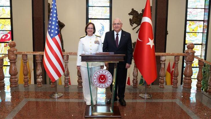 Bakan Güler, ABD Deniz Kuvvetleri Komutanı Oramiral Franchetti ile görüştü