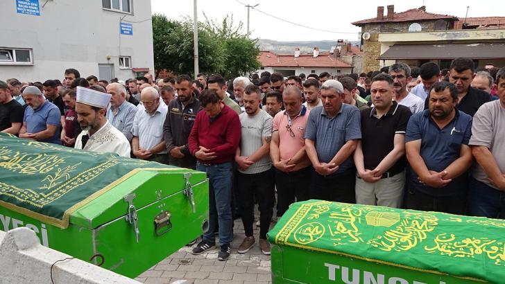 Otomobilin çarptığı motosikletteki 2 kişi öldü (2)