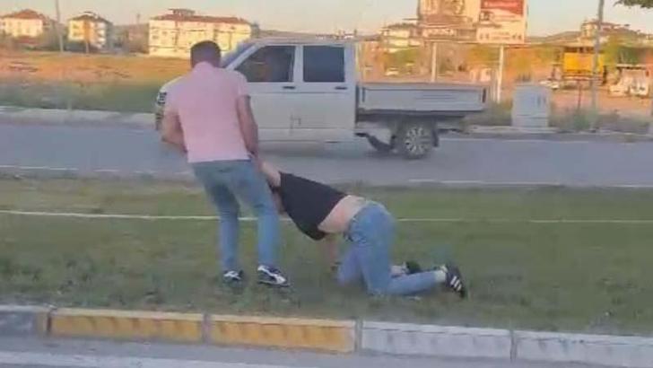 Eski eşini yerde sürükledi