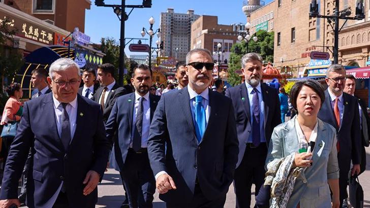 Bakan Fidan, Yanghang Camii’ni ve Uluslararası Büyük Pazar’ı ziyaret etti