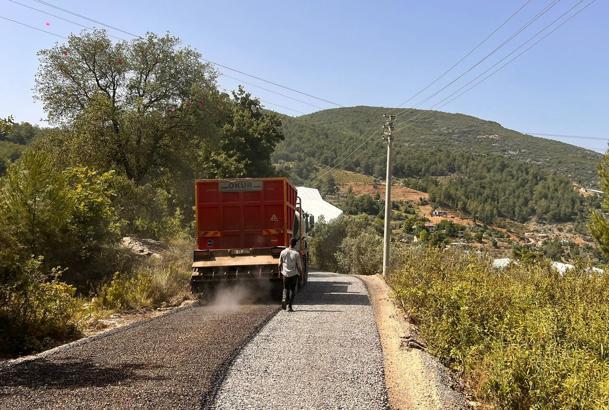 ASAT, Gazipaşa'da sathi asfalt yapıyor