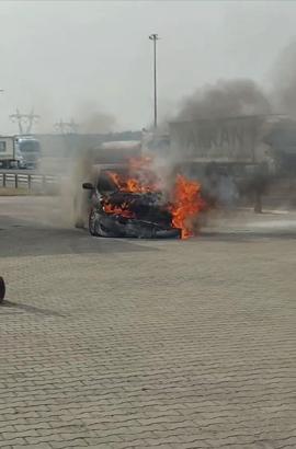 İstanbul- Pendik Kuzey Marmara Otoyolu'nda otomobil alev alev yandı