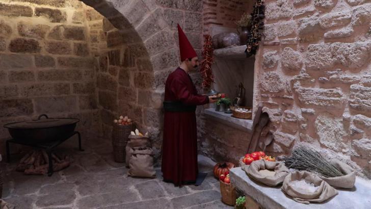 İstanbul - Topkapı Sarayı'nda Cariyeler Taşlığı ve Hamamı ile Kuşhane Mutfağı ilk kez ziyarete açıldı