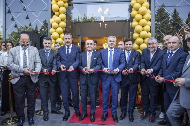 Seranit, Bakü'de showroom açtı