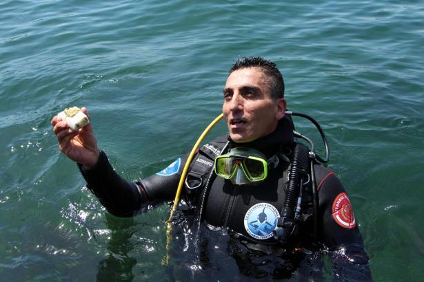 İstanbul - Beşiktaş'ta denizde dip temizliğinde 'muska' bile çıktı