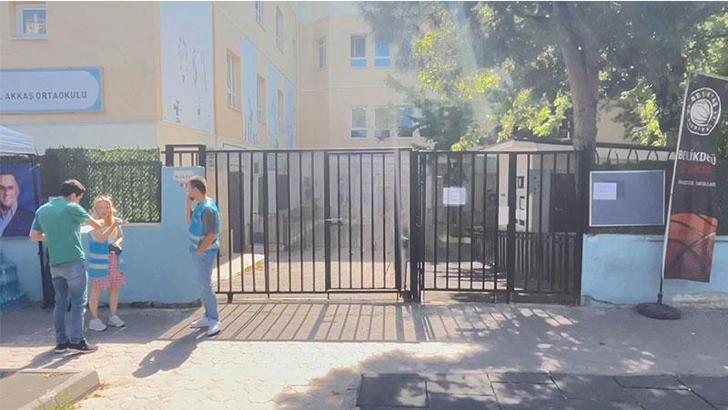 Beylikdüzü'nde 1 saat okulun önünde bekledi, sınava geç kaldı