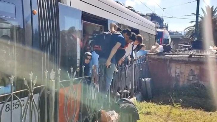Fatih'te tramvay yolunda kaza